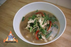Chicken and ginger soup gai joo khing