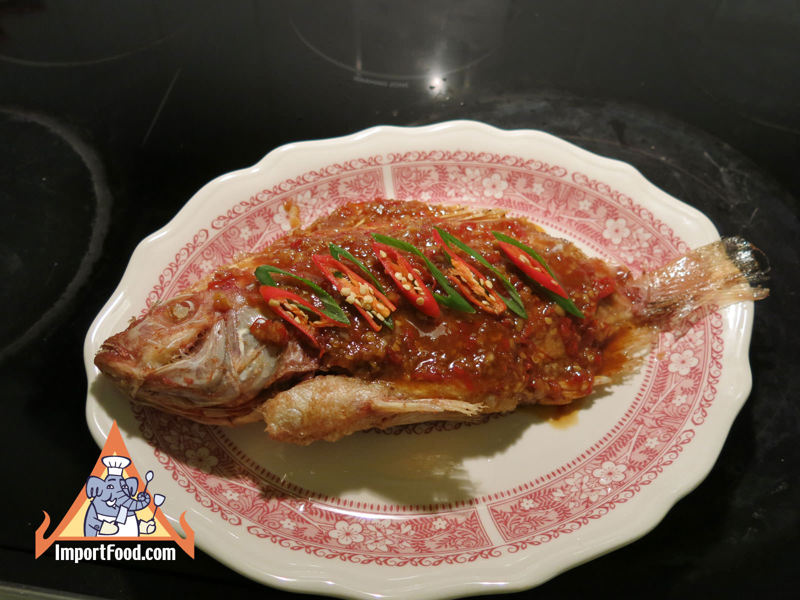 Cover fish with sauce enjoy