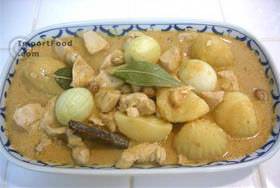 Masaman chicken gaeng masaman gai