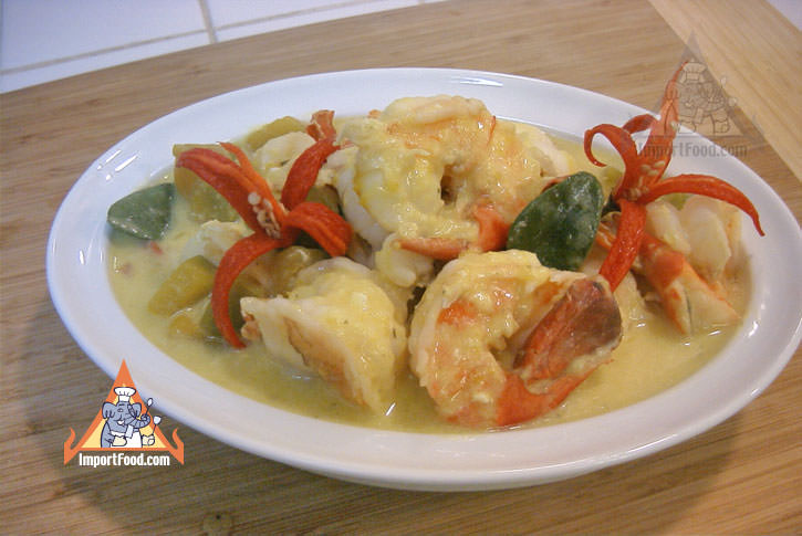 Pumpkin in coconut soup with shrimp phaktong tom kati