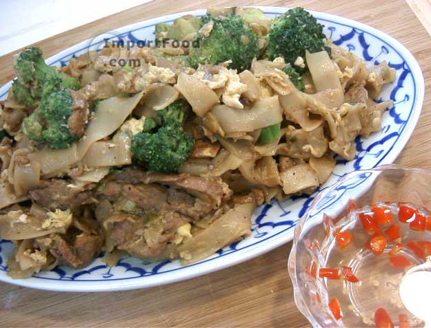 Stir fried wide rice noodles pad si-iew