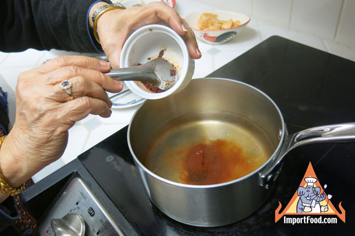 Add Gaeng Som To Water