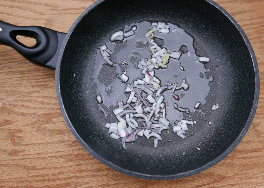 Fry Shallots And Ginger