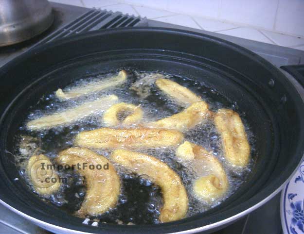 Fry the bananas