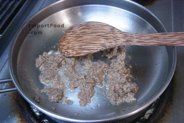 Fry the chile paste