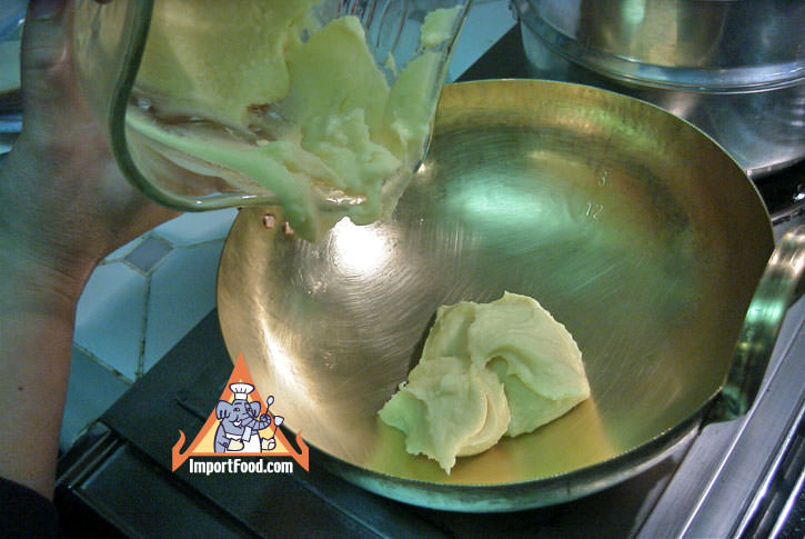Heat on brass wok