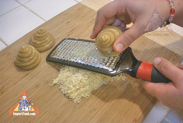 Preparing palm sugar