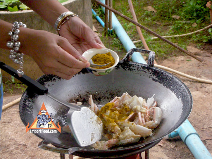 Add crabs thai curry powder