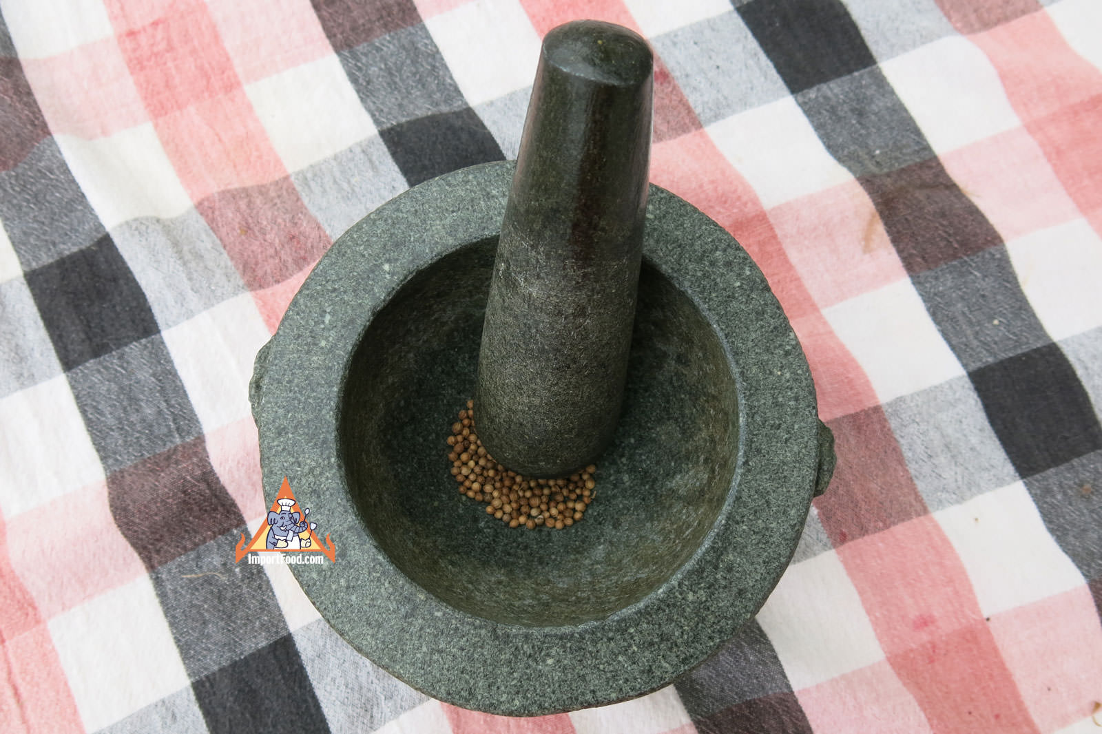Pound coriander seed