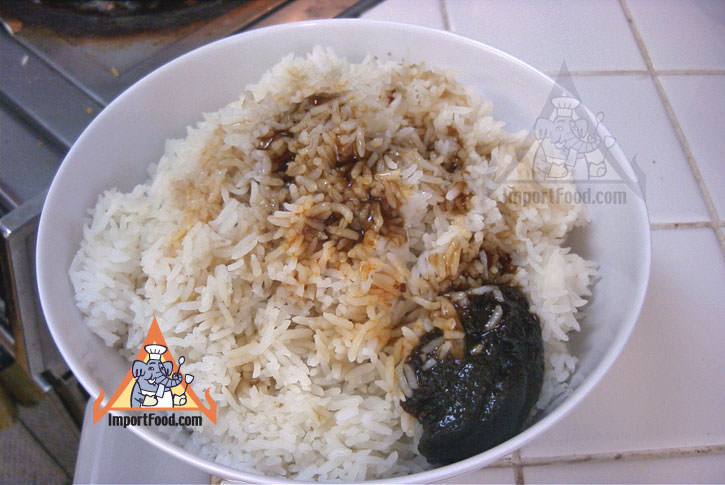 Rice with seasonings before frying