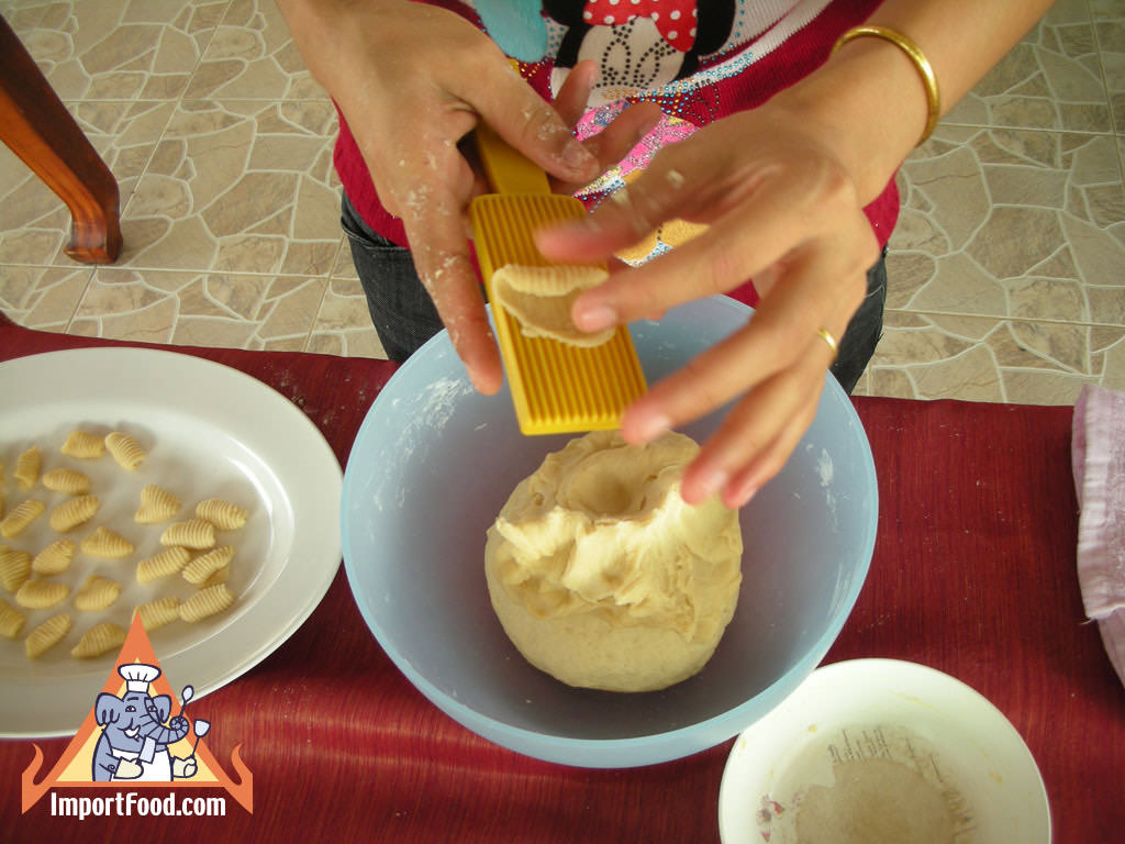 Shaping the dough into shells
