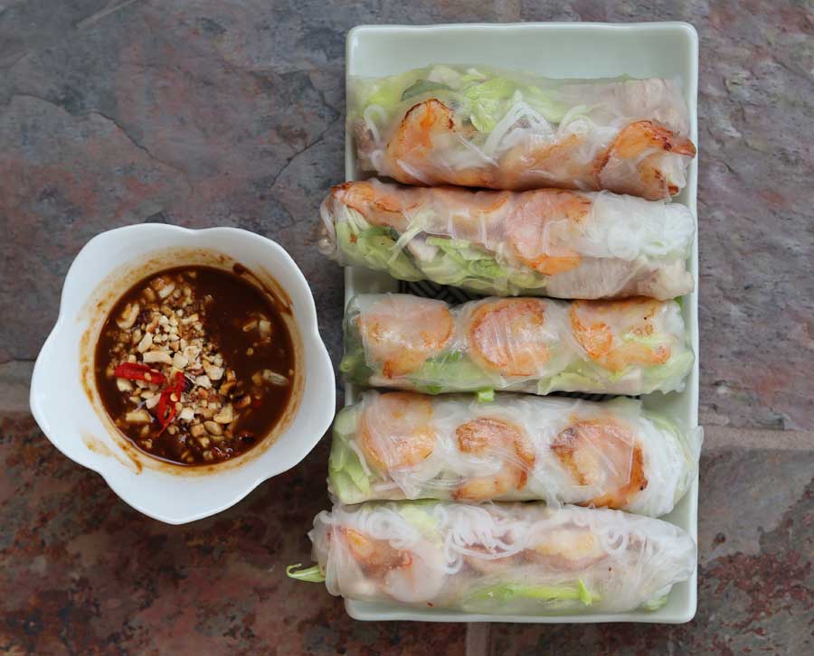 Serve With Salad Roll