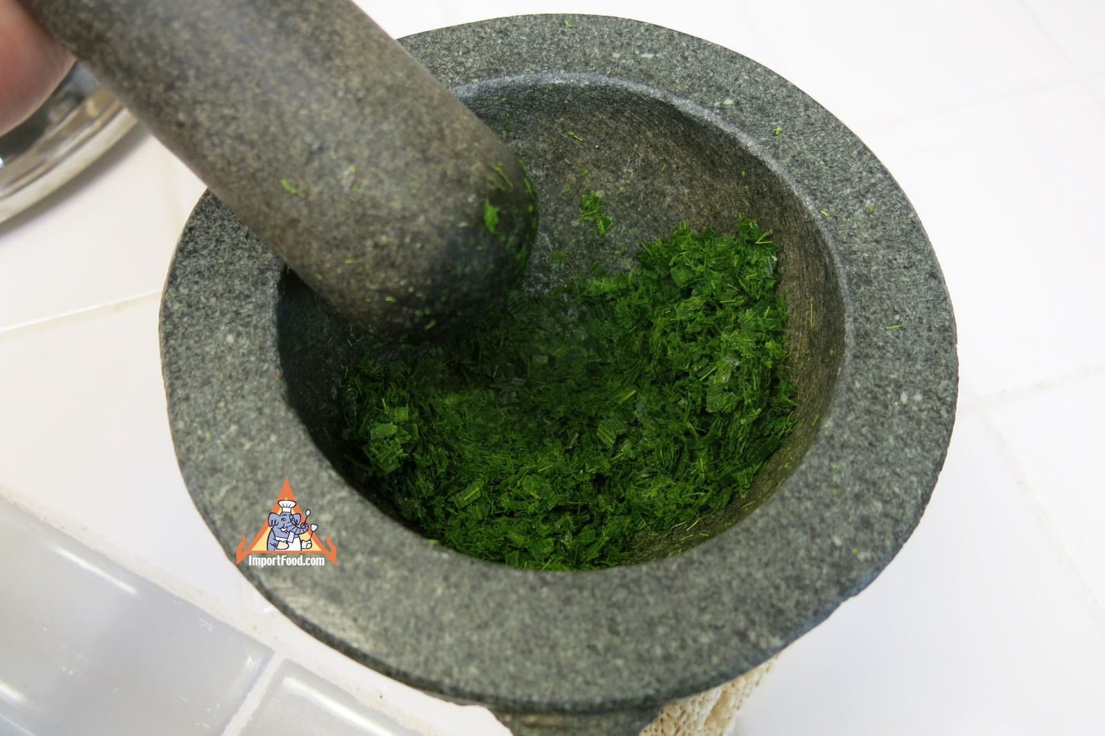 Pound pandan leaves