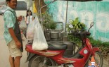 Thai Street Vendor Prepares Chinese-Style Soup, Gra Pawt Pla Tae