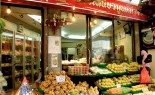 Bangkok Vendor Mae Varee Offers Sweets, Fresh Fruit and Sticky Rice