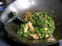 Pad Ped Bai Grapao