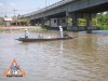 selling-ice-cream-on-a-river-boar-in-thailand-01.jpg