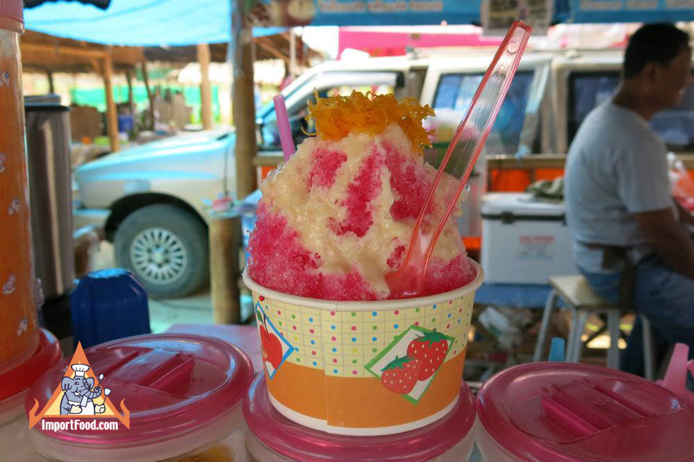Thai Street Vendor Refreshing Shaved Ice Treats